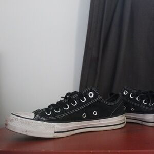 Black Lowrise Converse